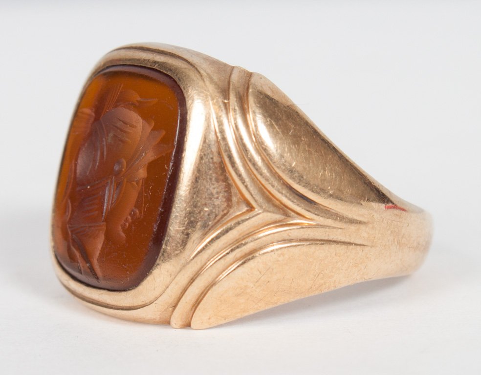 Gentleman's 14K gold intaglio carnelian ring: with classical style head of Mars in profile, size 9 3/4; 8 grams