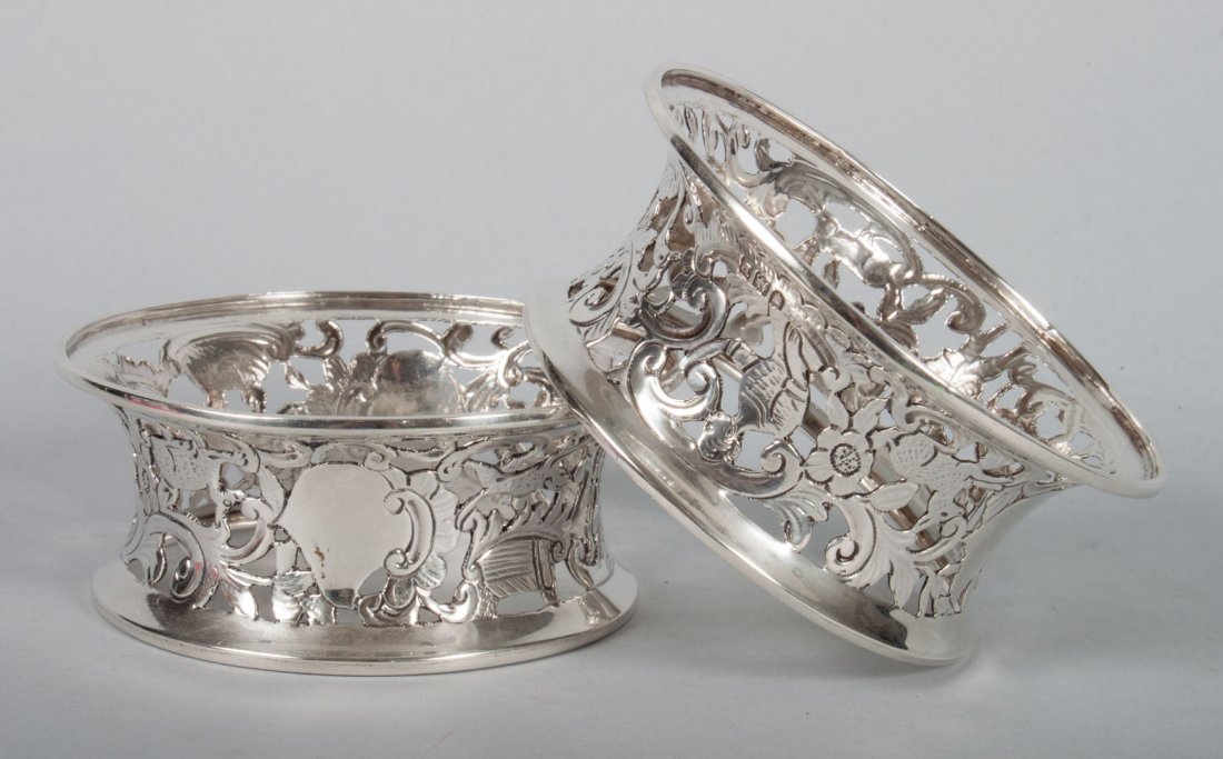 Pair of Georgian style sterling dish rings: Pairpoint Bros., London, 1912, 6.50 ozt.