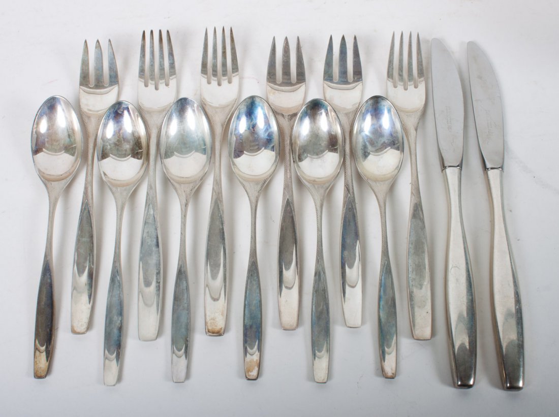 Kirk "Ellipse" sterling silver flatware: comprising 14 pieces, 17.10 ozt.