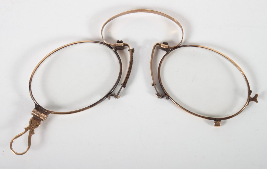 Pair of gold pince-nez eyeglasses: unmarked, tests as 14K, 11 grams t.w.