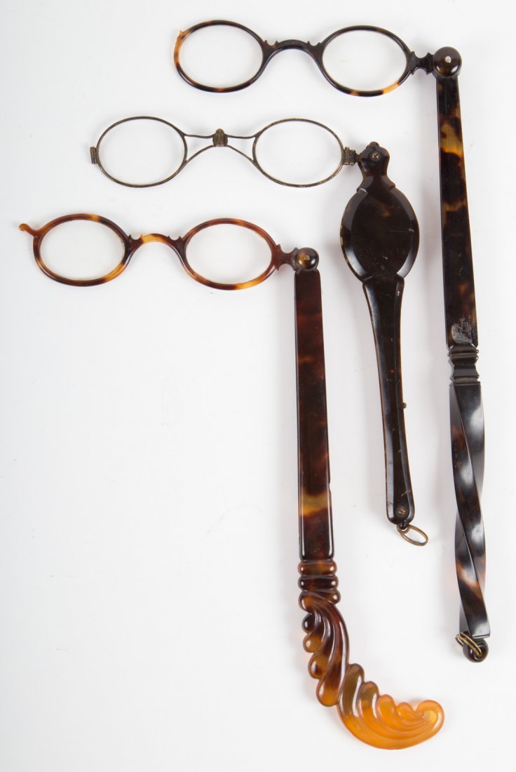 Three Victorian tortoiseshell lorgnettes (1 of 4)