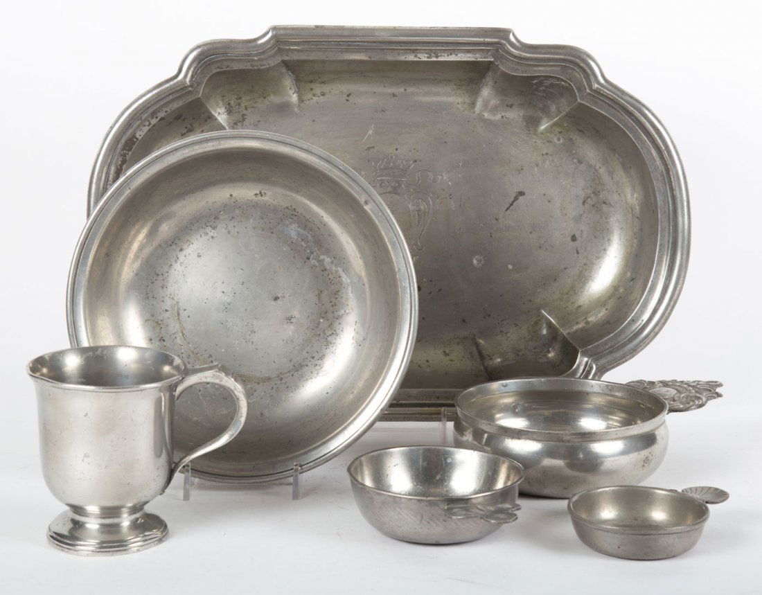 Six assorted English pewter articles (1 of 8)