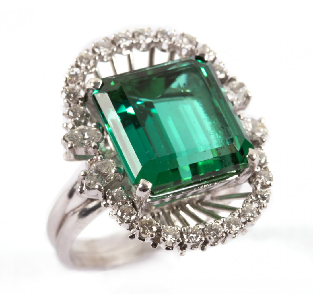 A Green Tourmaline & Diamond Ring (1 of 10)