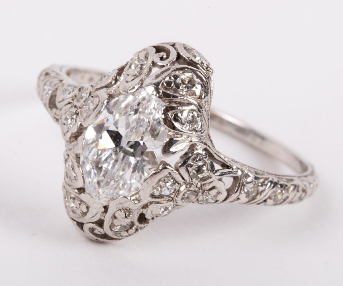 A 0.91 ct. Oval Diamond Ring (1 of 4)