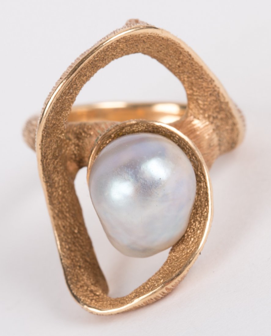 A Baroque Pearl Ring (1 of 5)
