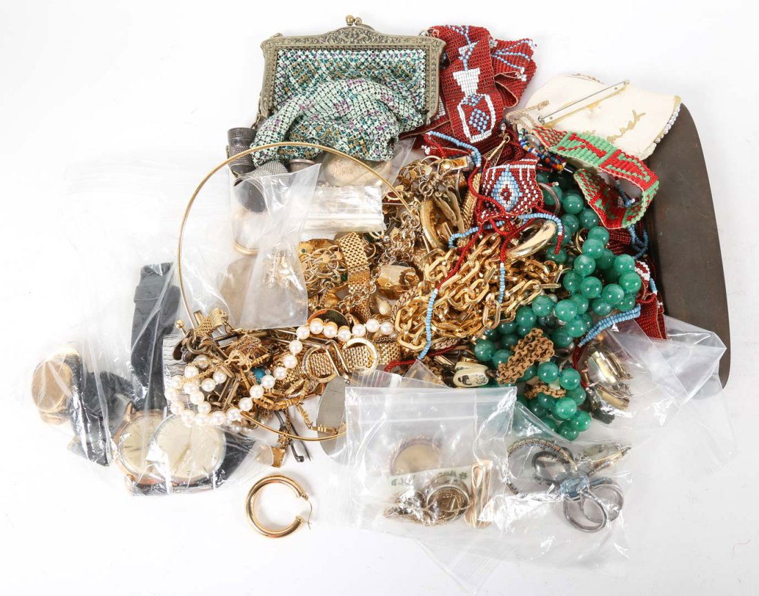 An Assortment of Jewelry (1 of 4)