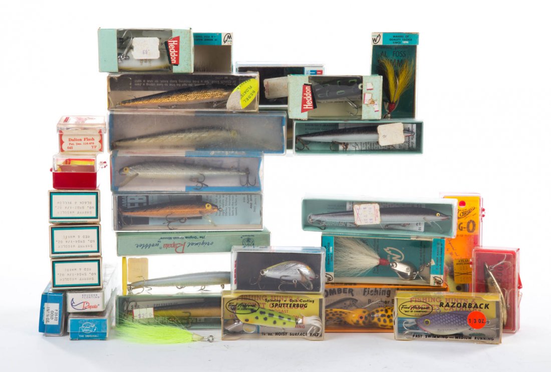 Fishing Lures, Unused 30 plug type baits (1 of 3)