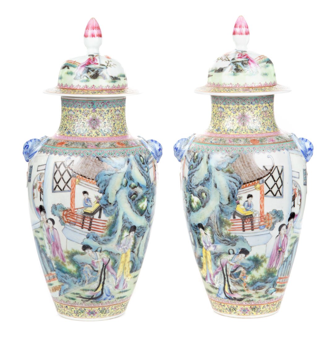 Matched pair of Chinese porcelain jars (1 of 8)
