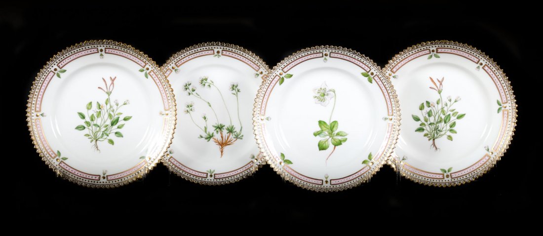 4 Royal Copenhagen Flora Danica bread plates (1 of 4)