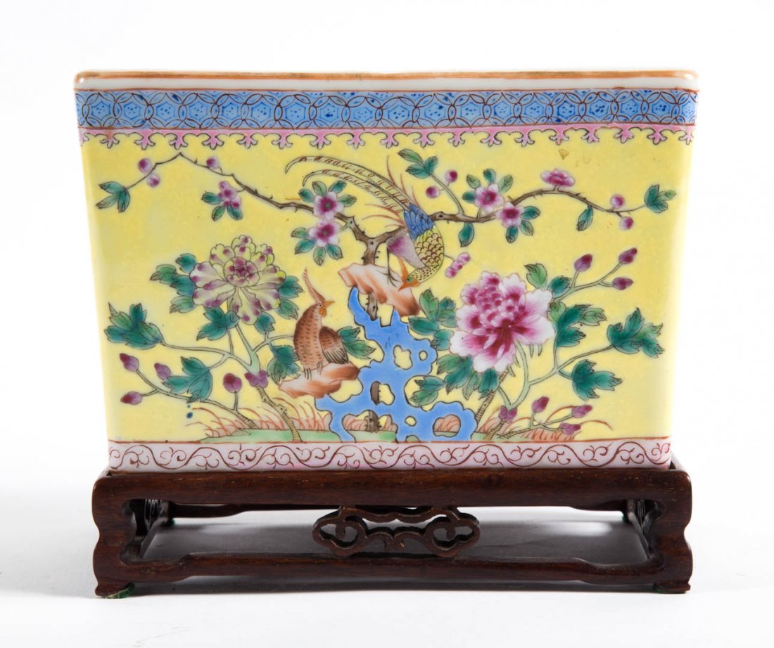 Chinese Famille Jaune planter with wood base (1 of 5)