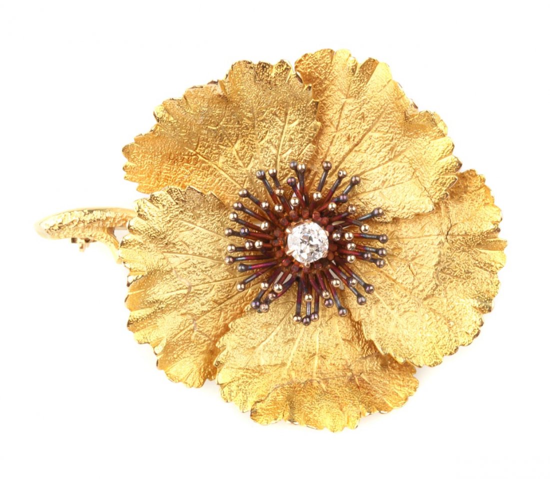 A Lady's Flower Brooch with Diamond (1 of 3)