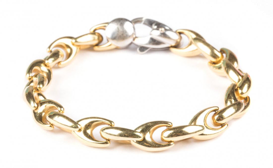 A Lady's Two-Tone "U" Link Bracelet (1 of 4)