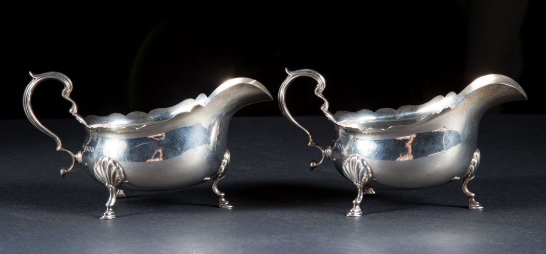 Pair of Georgian sterling silver sauce boats (1 of 5)