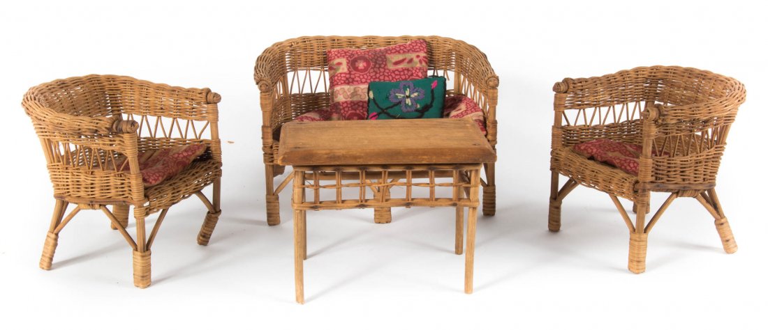 Four-piece doll wicker patio suite (1 of 4)