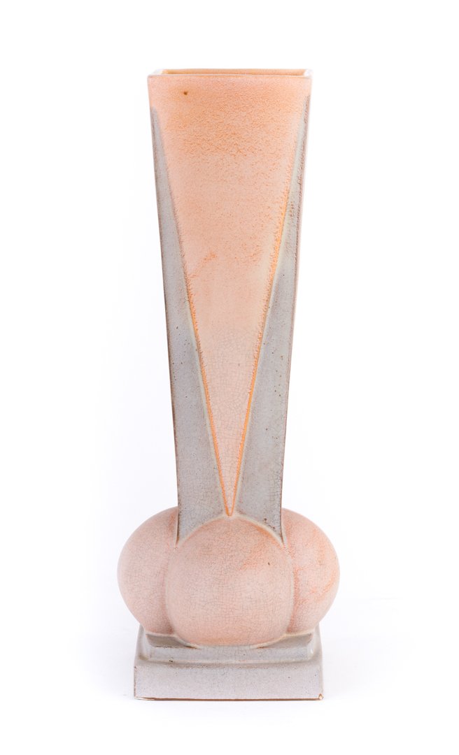 Roseville art pottery Futura Four Ball vase (1 of 3)