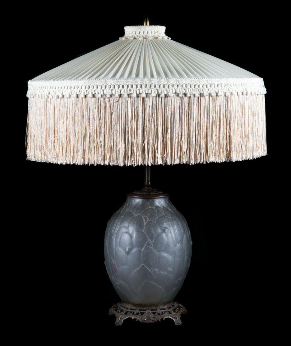 Andre Hunebelle Art Deco frosted glass table lamp (1 of 6)