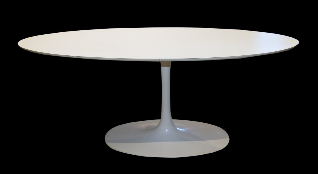 Knoll Saarinen Tulip dining table (1 of 3)