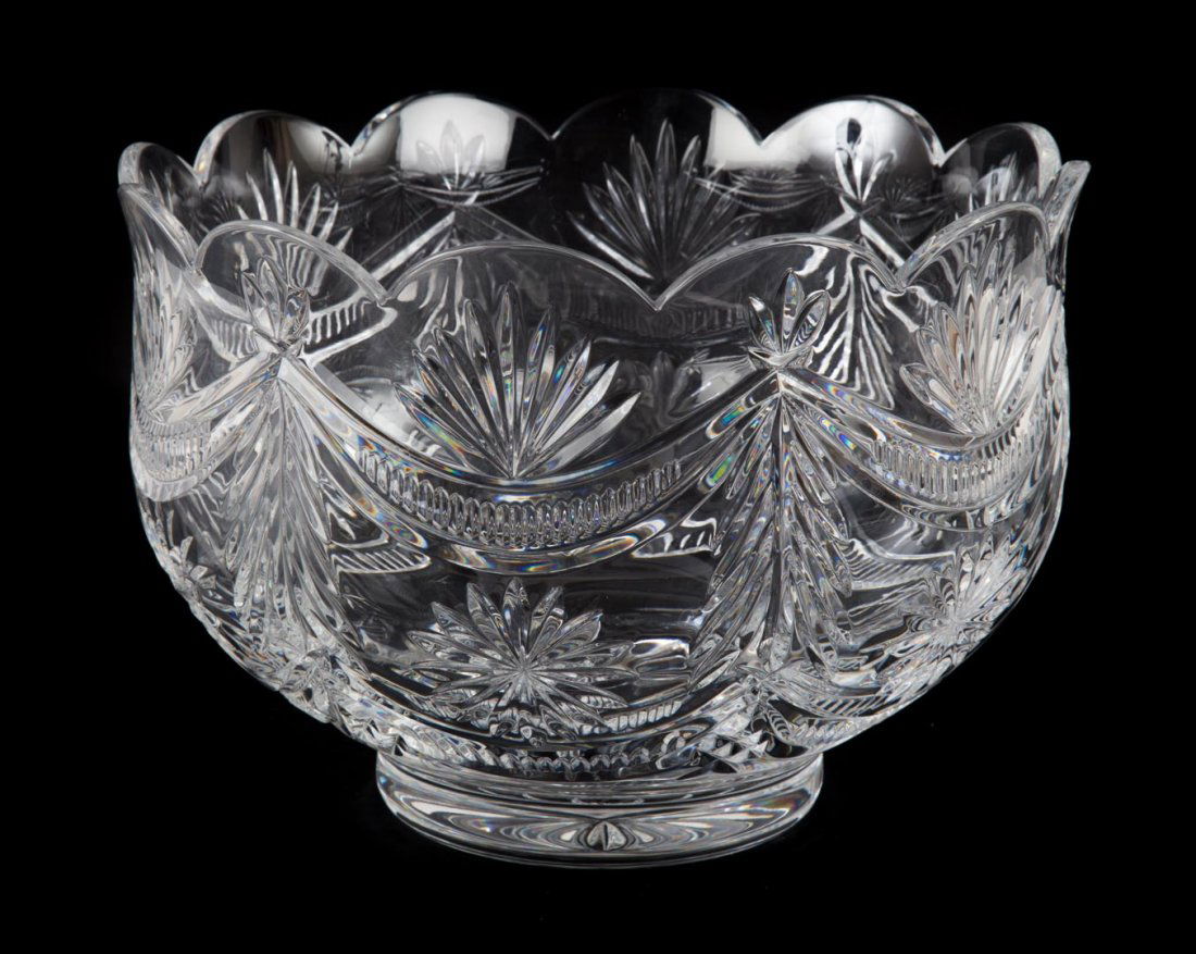 Waterford crystal scalloped edge center bowl (1 of 5)