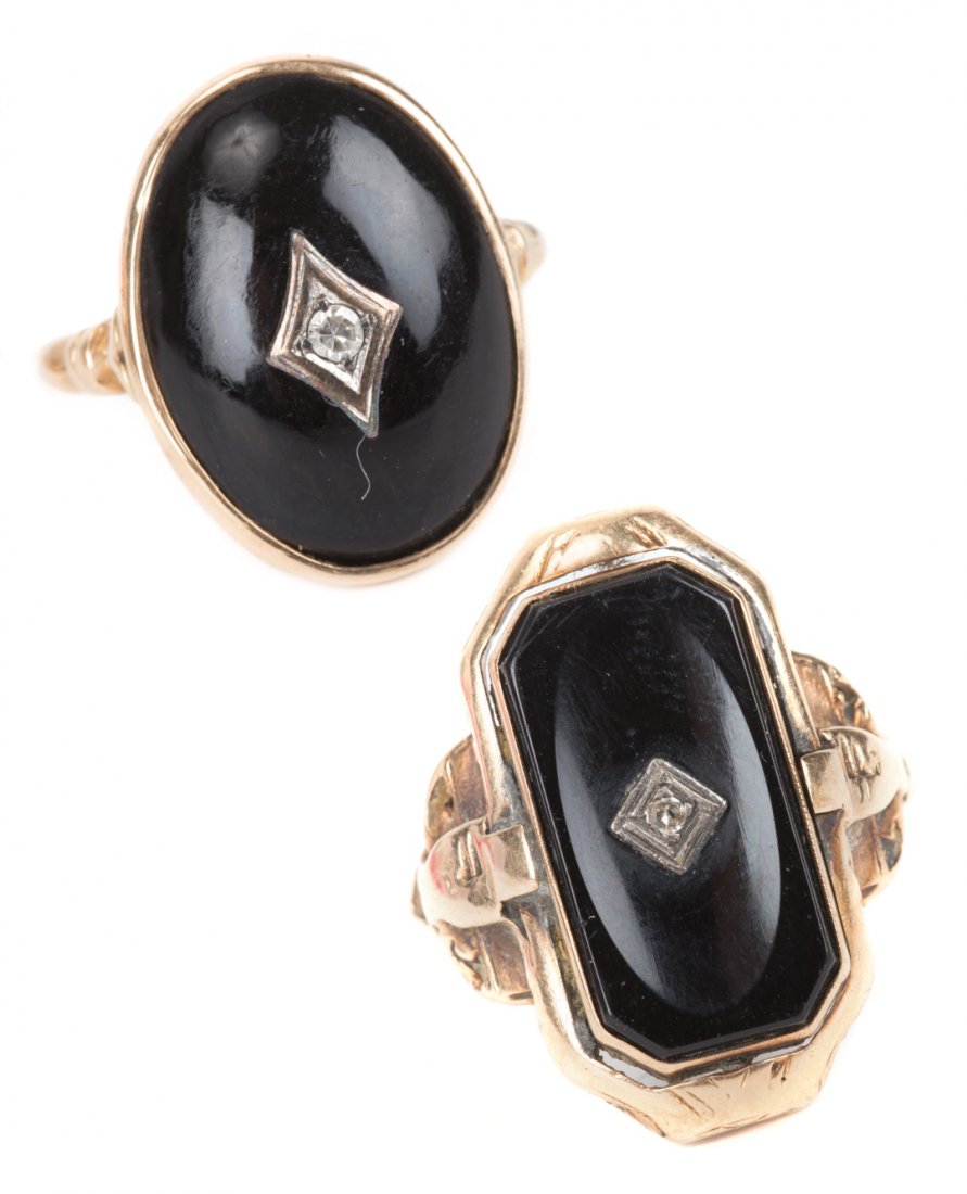 A Pair of Lady's Gold Onyx Rings (1 of 7)