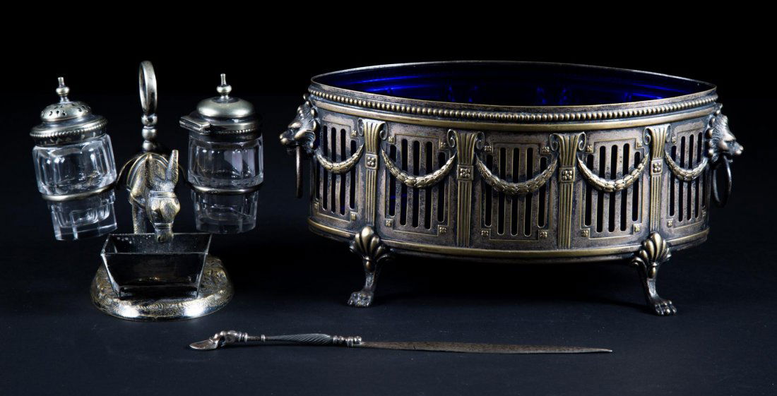 Neoclassical style silver-plated centerpiece (1 of 7)