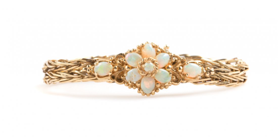An Opal Bracelet in 14K Gold (1 of 4)