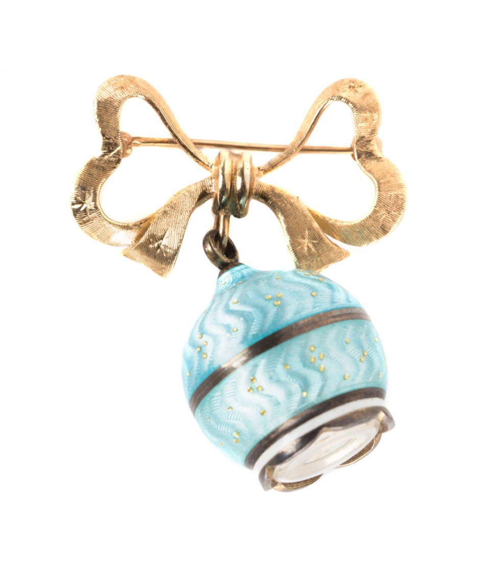 A Lady's Brooch Watch by Juvenia (1 of 4)