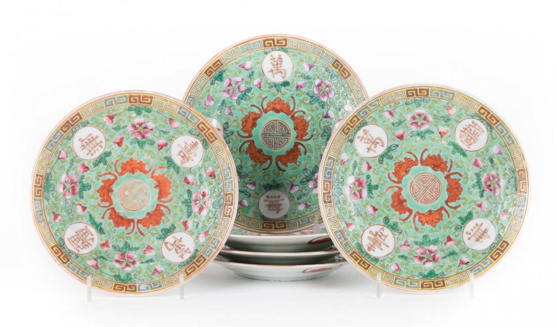 Six Chinese Export Famille Rose plates (1 of 6)