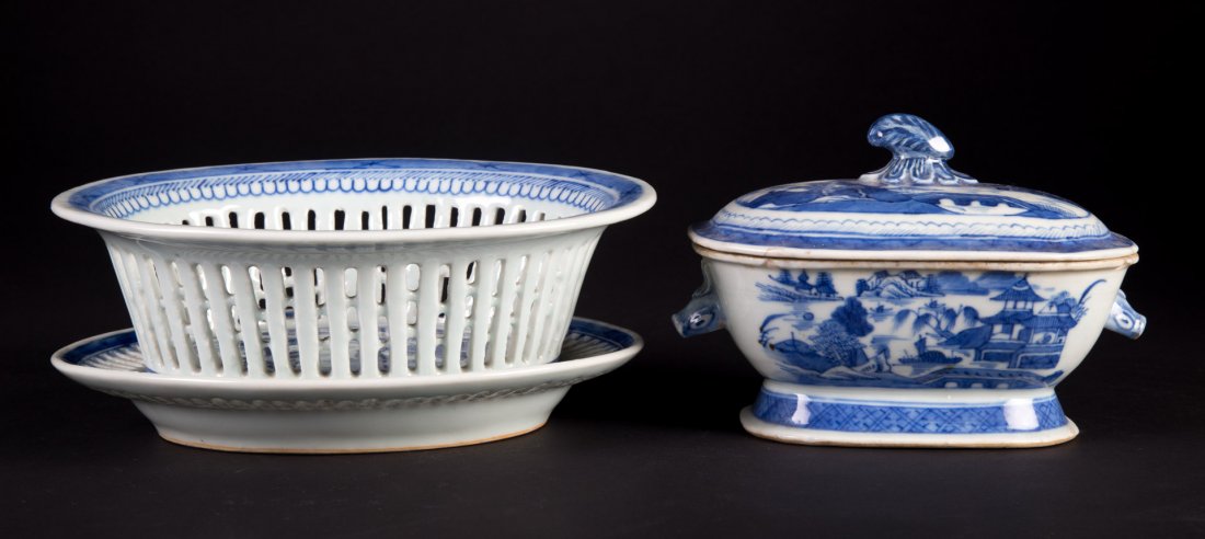 Two Chinese Export Canton porcelain articles (1 of 9)