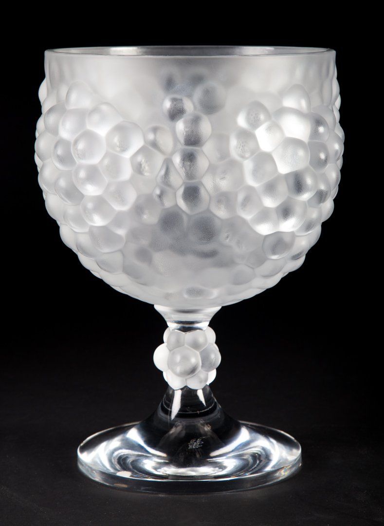 Lalique Antilles Grape crystal footed bowl (1 of 4)