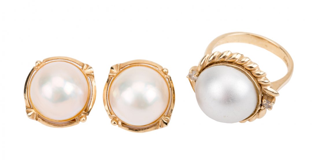 A Gold Mabe Pearl Ring and Earrings (1 of 5)