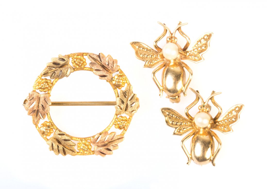 A Pair of Gold Fly Pins and Leaf Brooch (1 of 4)