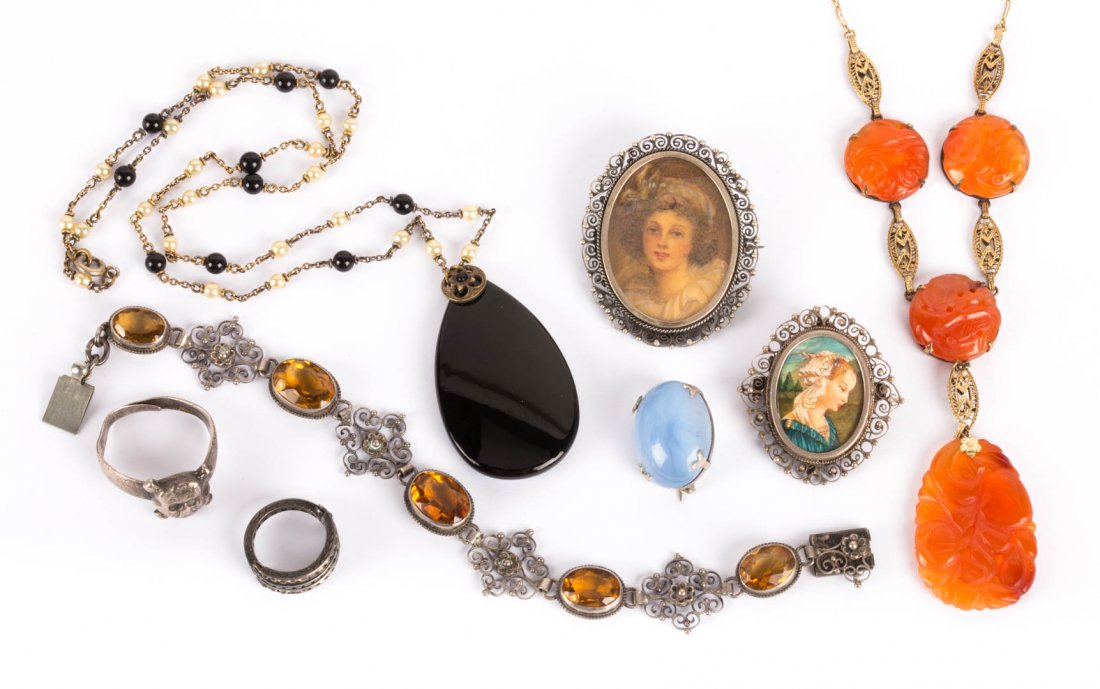 A Collection of Lady's Jewelry (1 of 4)