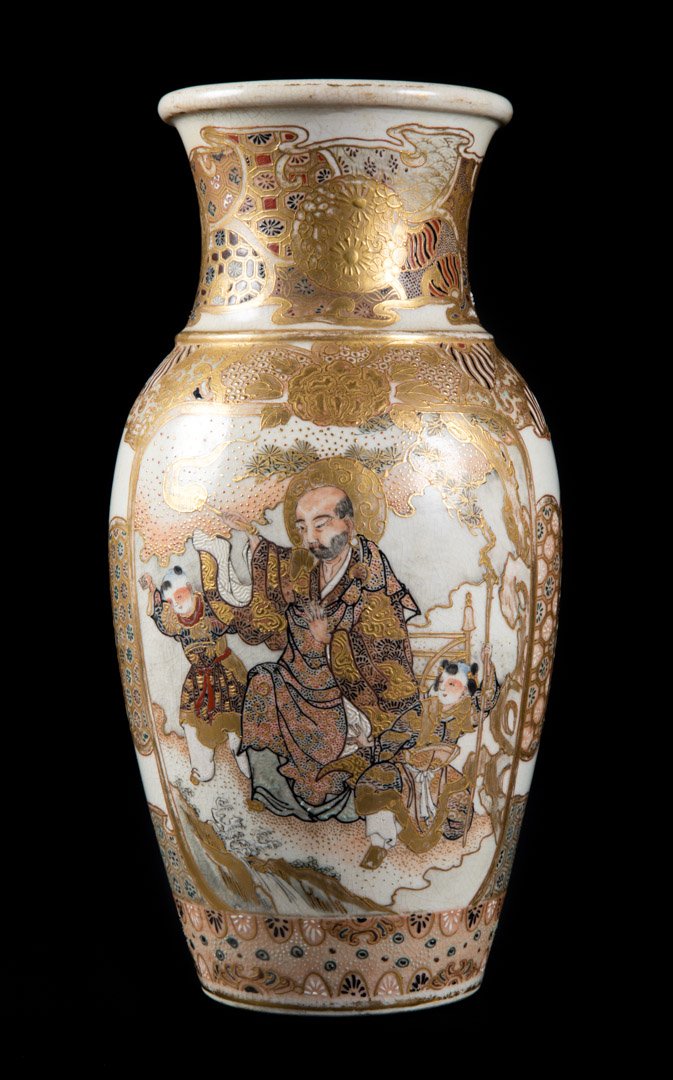 Japanese Satsuma earthenware vase (1 of 5)