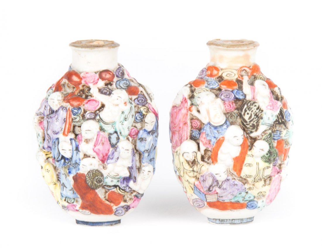 A pair of Chinese porcelain snuff bottles (1 of 4)
