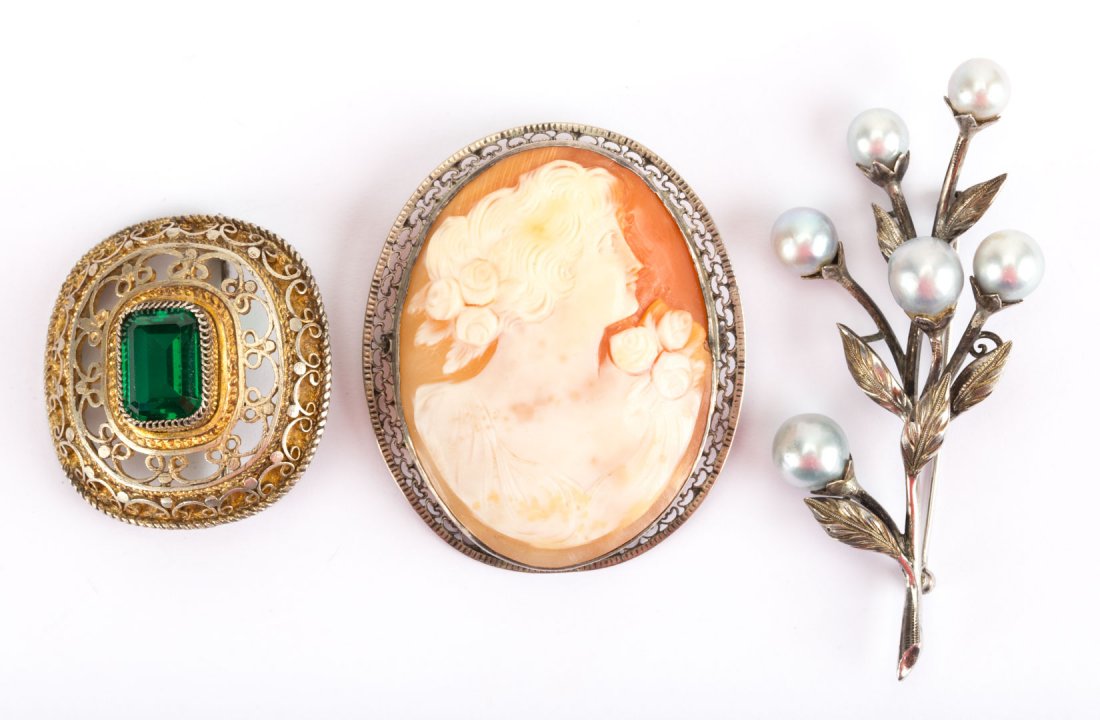 A Trio of Sterling Silver Brooches (1 of 6)