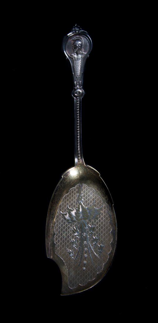 Wood & Hughes "Medallion" coin silver fish slice (1 of 4)