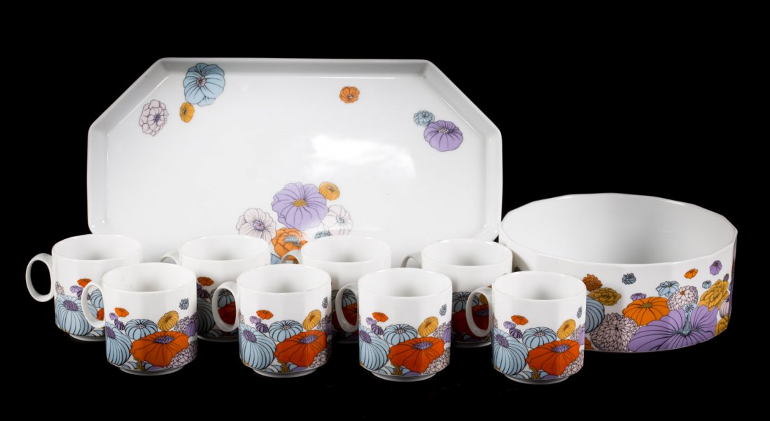10 pieces of Rosenthal Studio Line porcelain: floral pattern designed by Alain le Foll, including: 8 coffee cups, serving bowl and tray