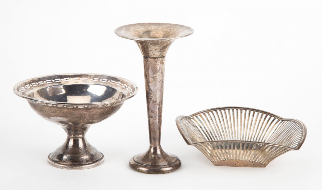 Mexican weighted sterling trumpet vase (1 of 3)