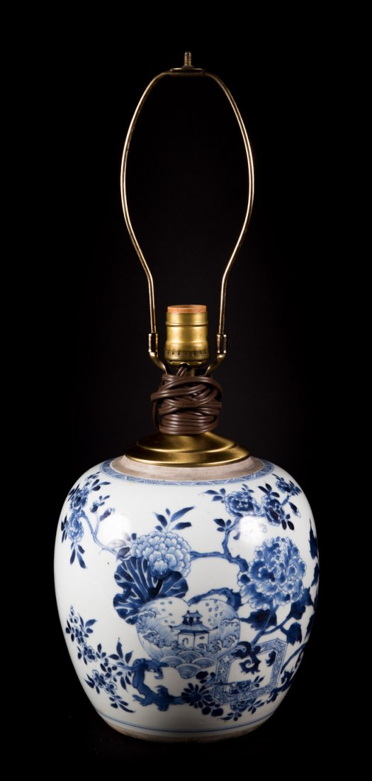 Chinese Export blue and white jar lamp (1 of 6)