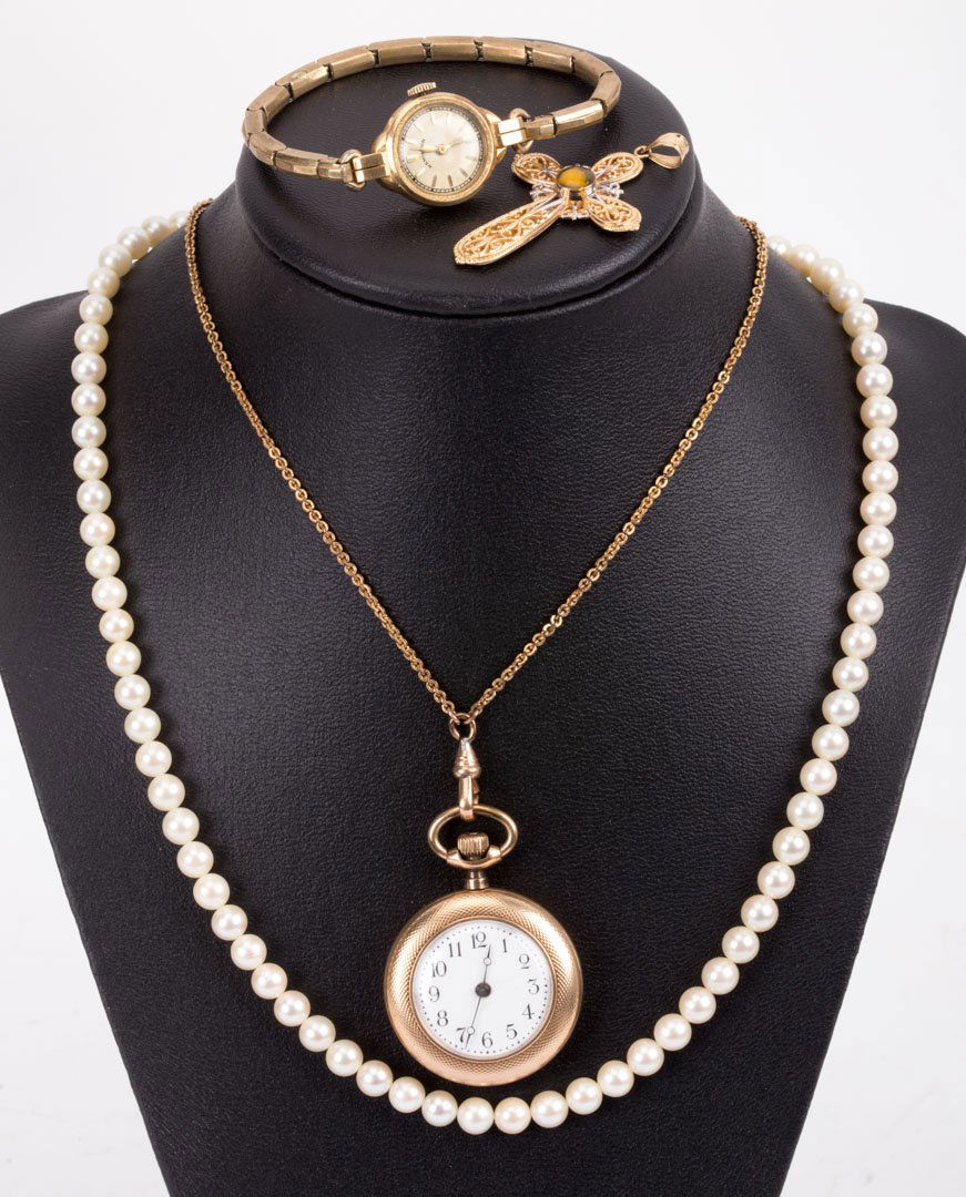 A Selection of Vintage Jewelry (1 of 6)