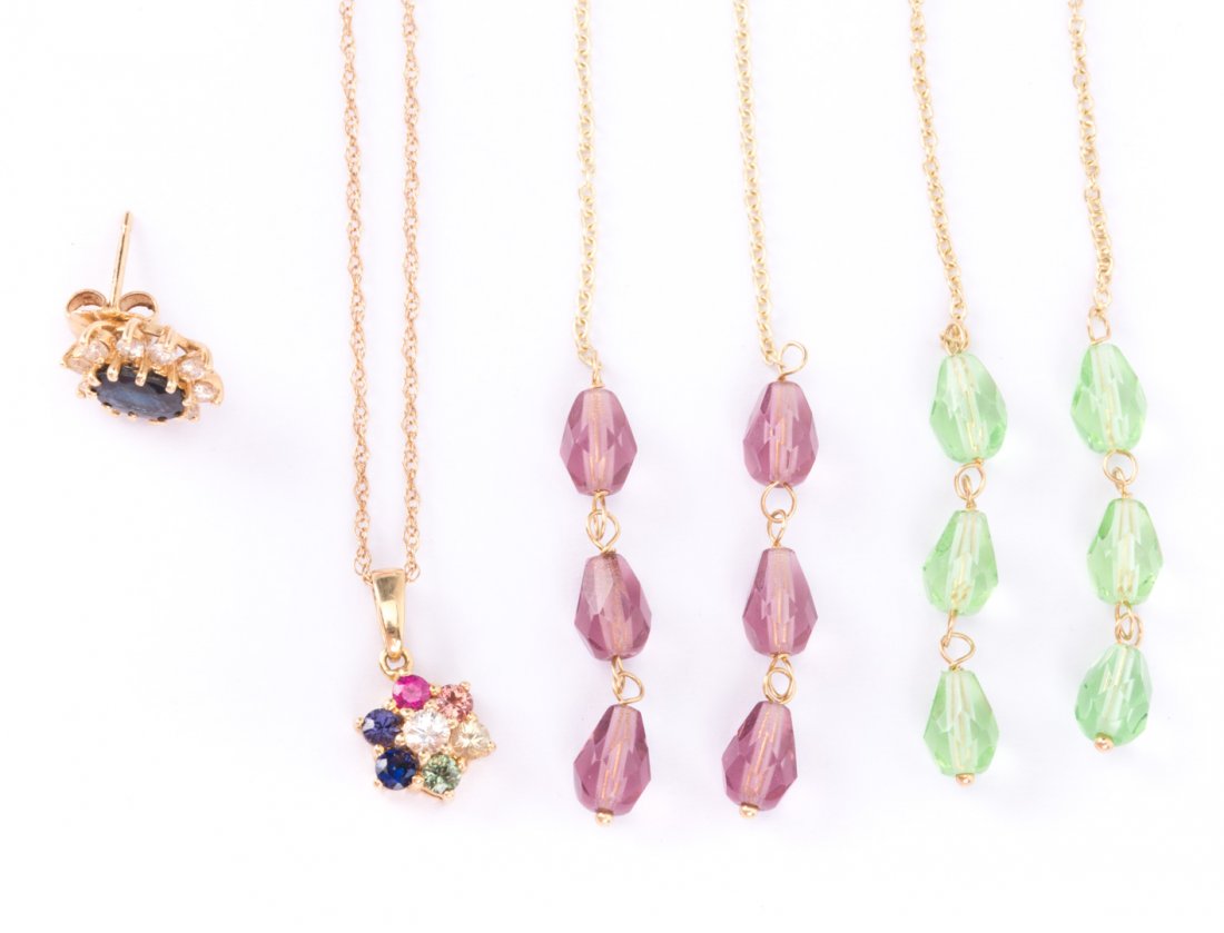 A Selection of Earrings & a Gemstone Pendant (1 of 4)