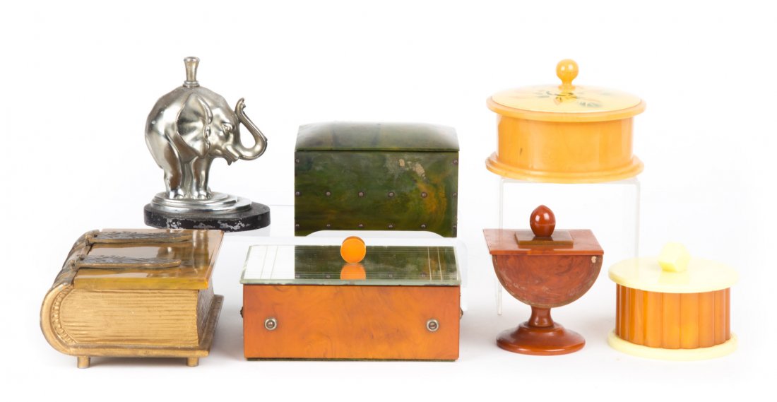 Six Art Deco boxes and figural lighter (1 of 5)