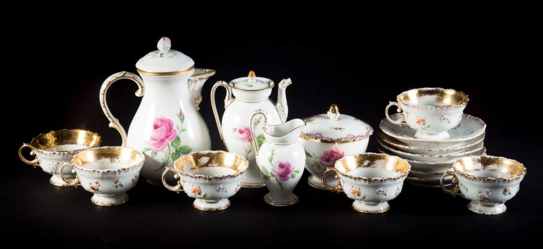 16 pieces Meissen assembled tableware (1 of 5)