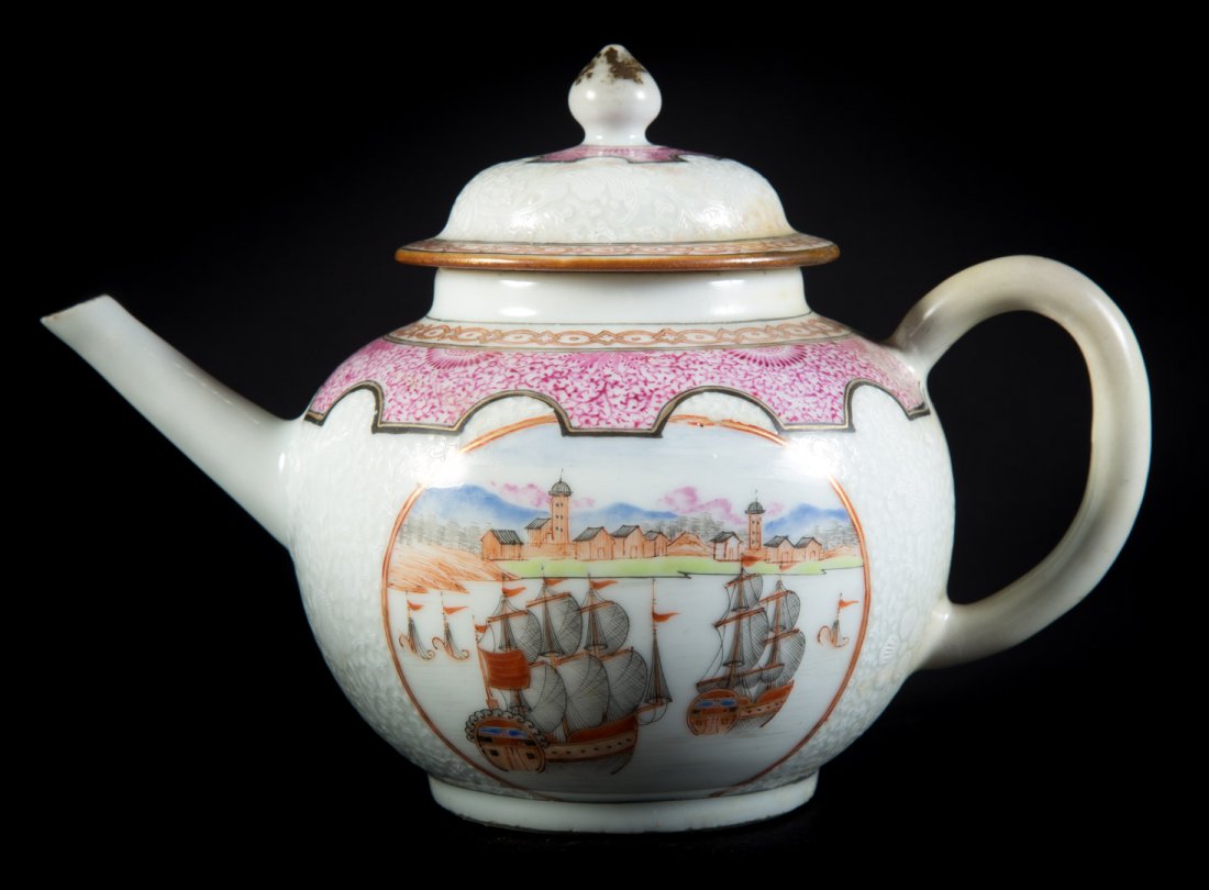 Chinese Export porcelain teapot (1 of 7)