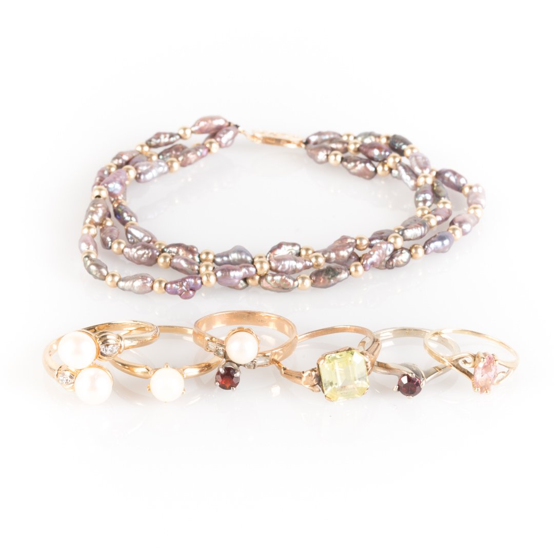 A Collection of Lady's Jewelry (1 of 6)