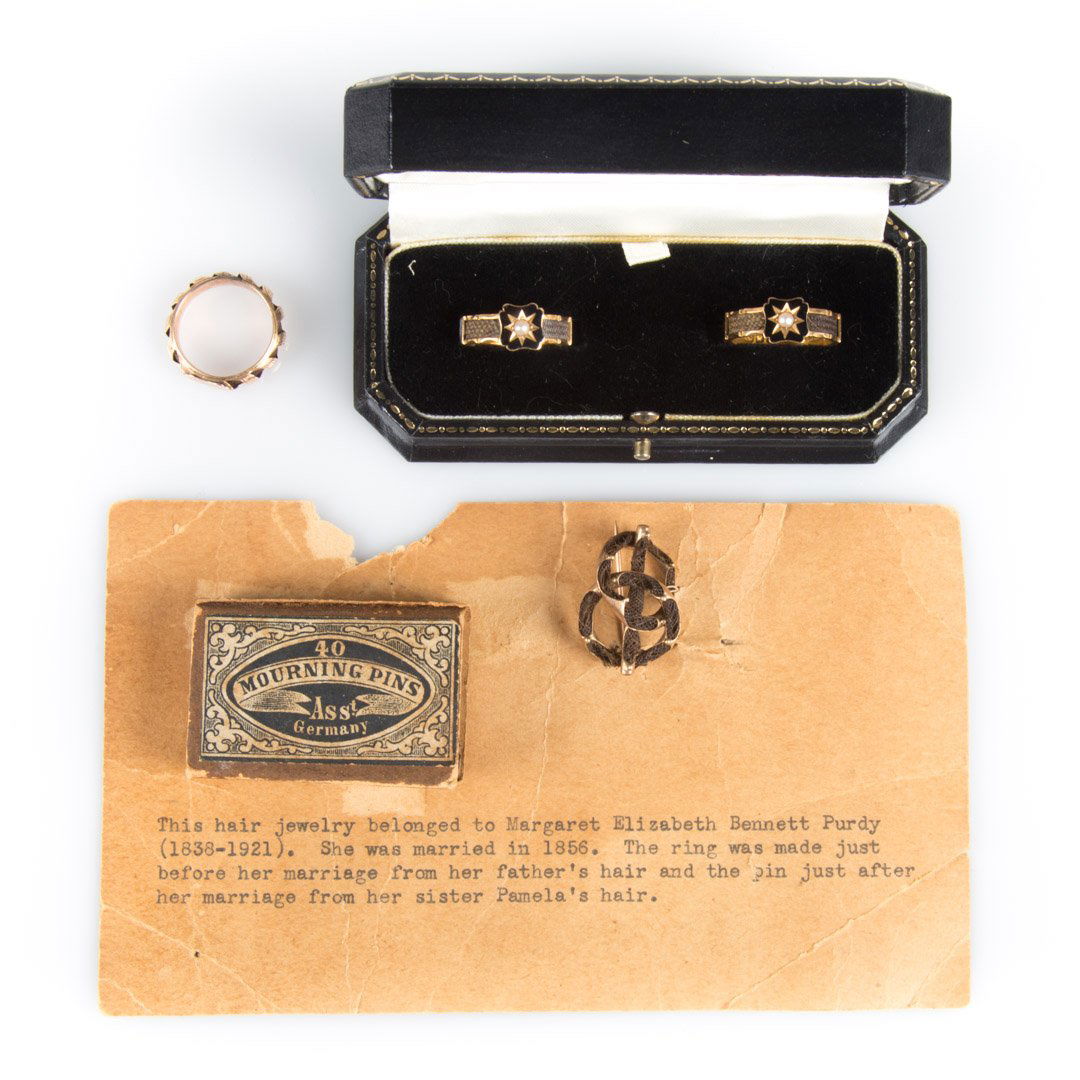 An Assortment of Victorian Mourning Accessories (1 of 8)