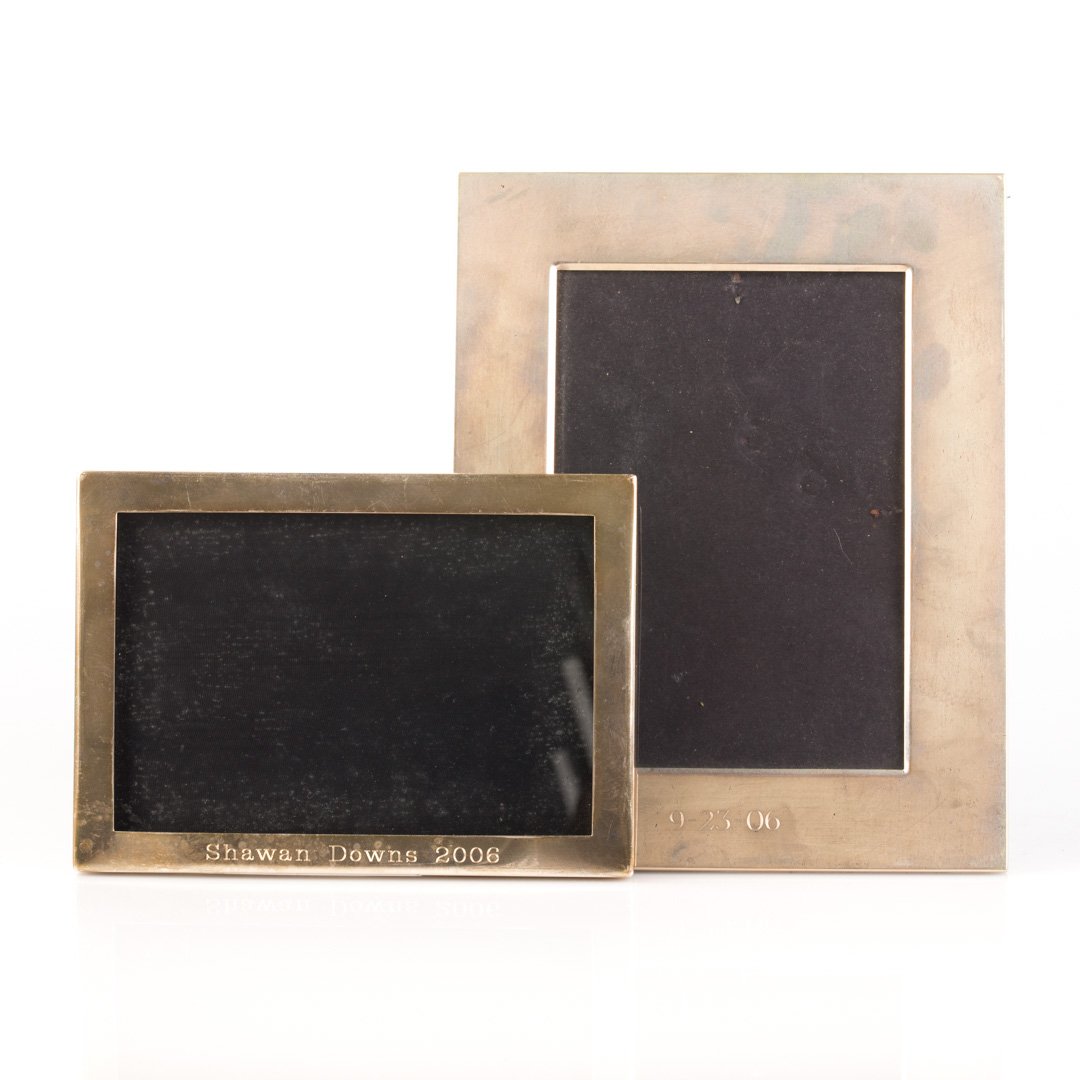 A pair of American sterling silver picture frames: 5 x 7 in. and 4 x 6 in.
