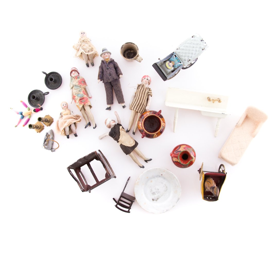 Assorted doll items and penny toys (1 of 3)