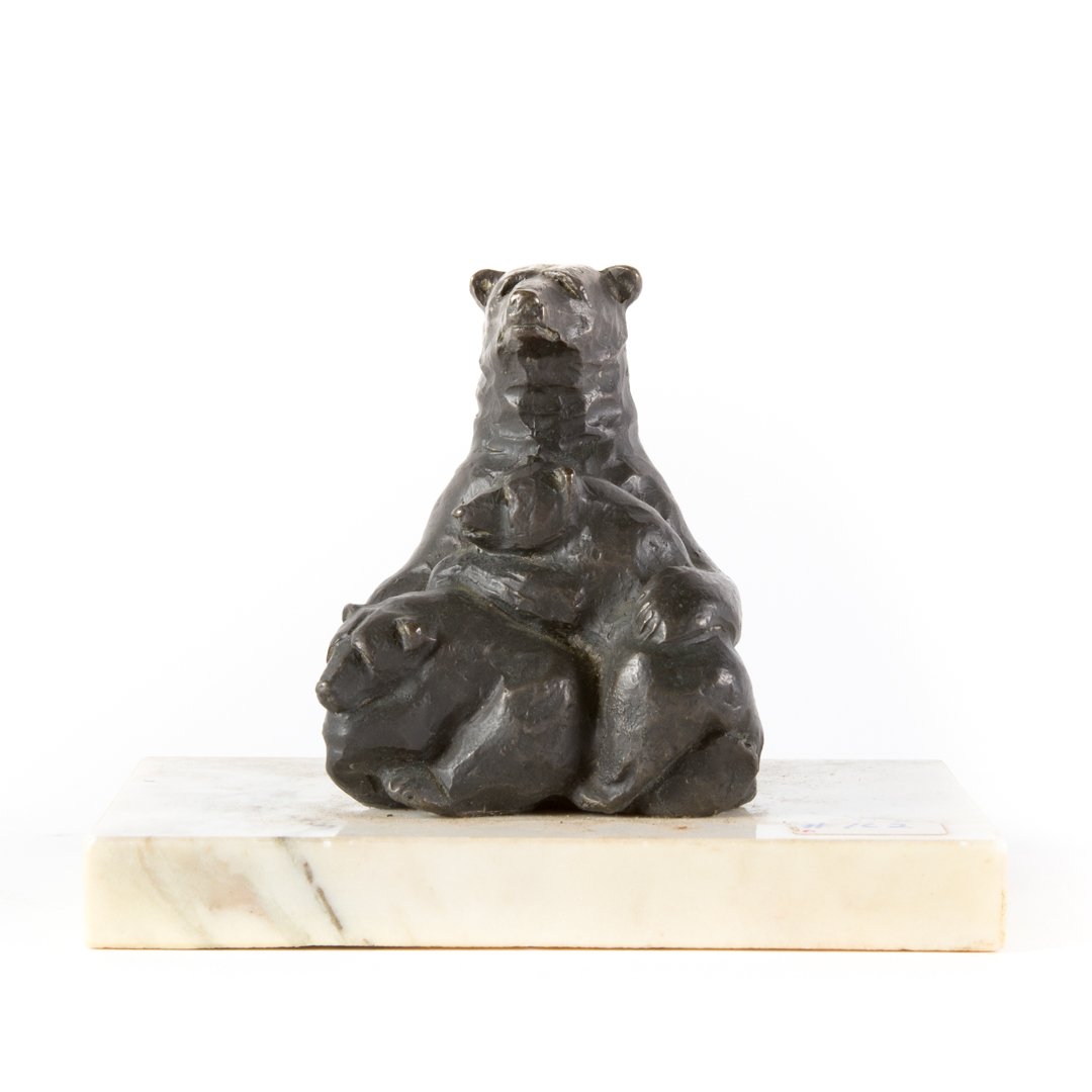 Siegfried R. Puchta. Bear Family, bronze (1 of 2)
