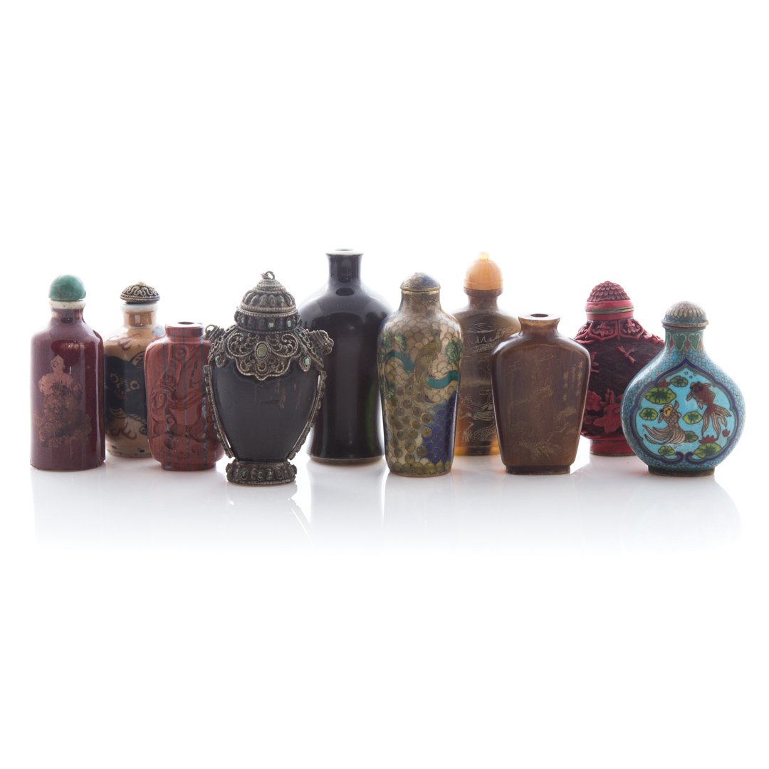 10 assorted Chinese snuff bottles (1 of 4)